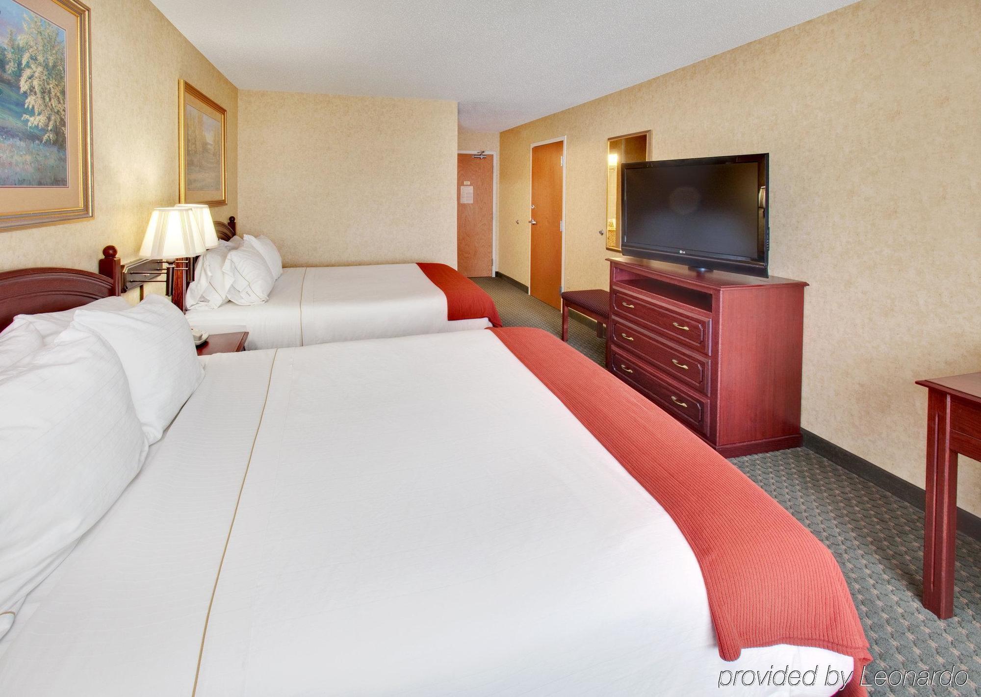 Holiday Inn Express Hotel & Suites Bismarck By Ihg Quarto foto