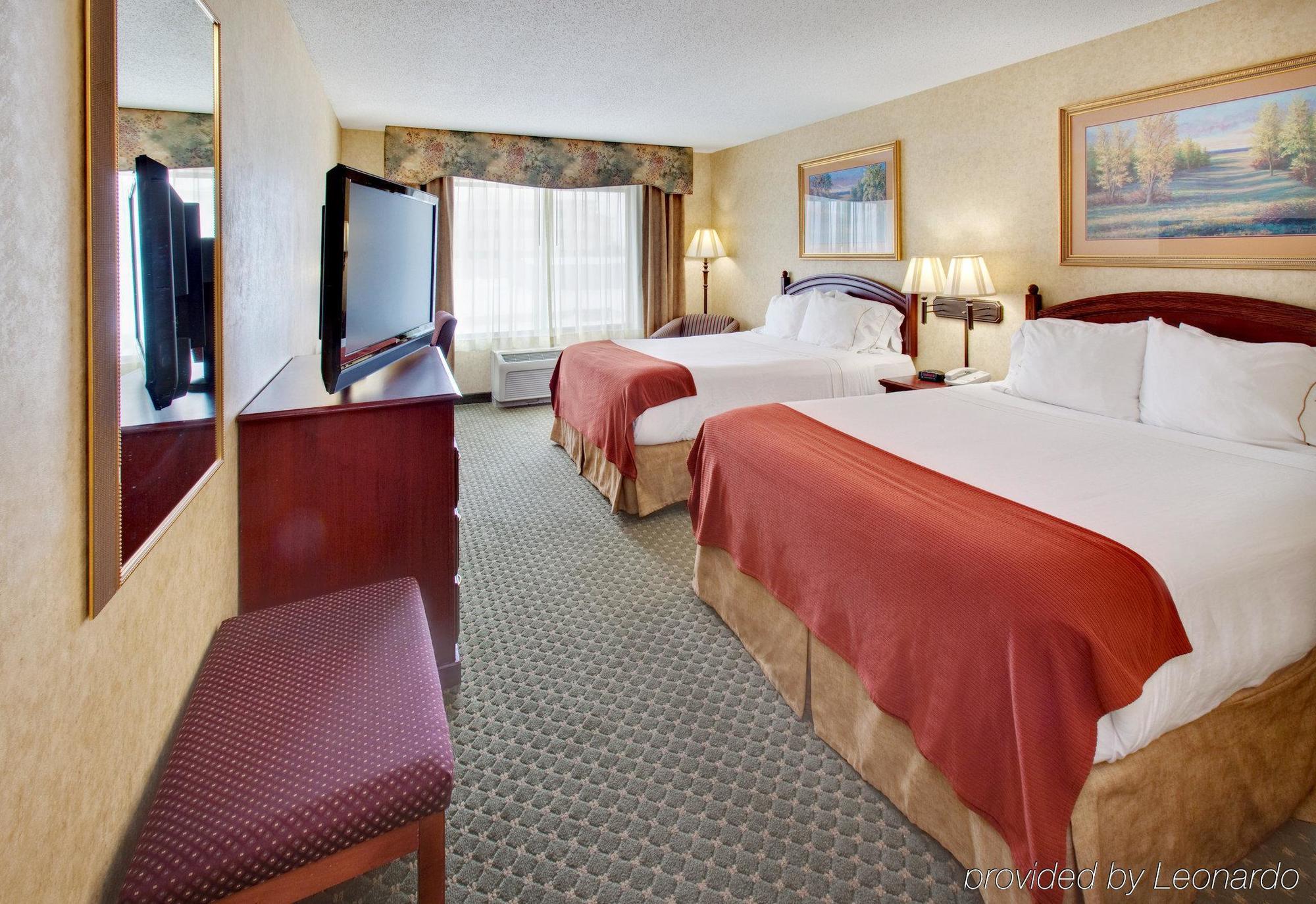 Holiday Inn Express Hotel & Suites Bismarck By Ihg Quarto foto
