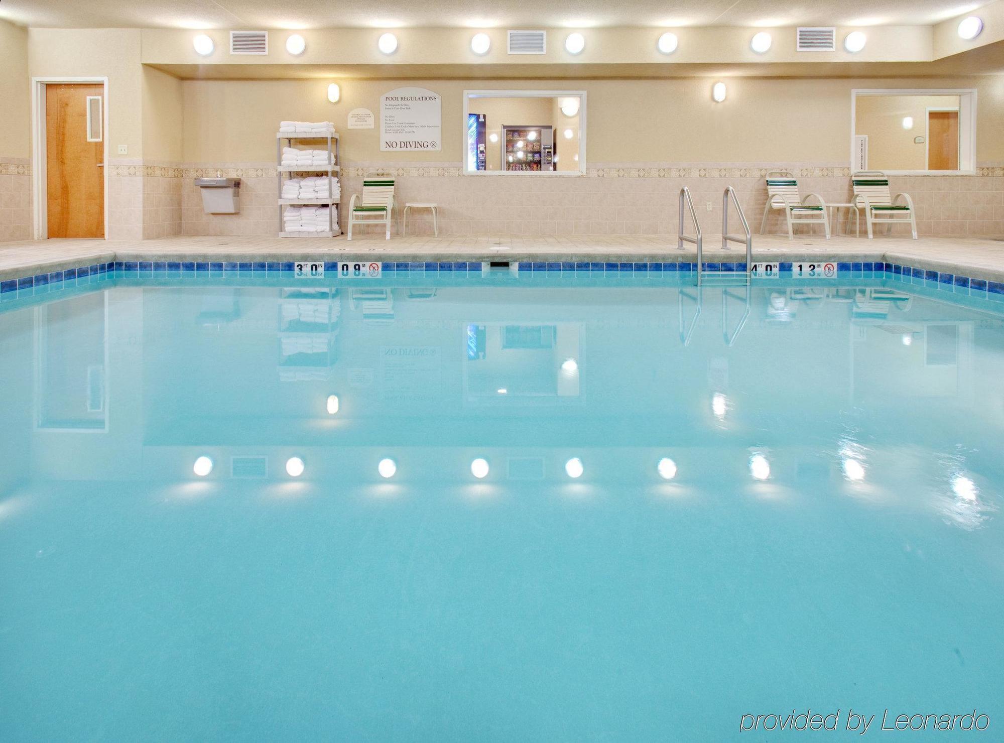 Holiday Inn Express Hotel & Suites Bismarck By Ihg Instalações foto